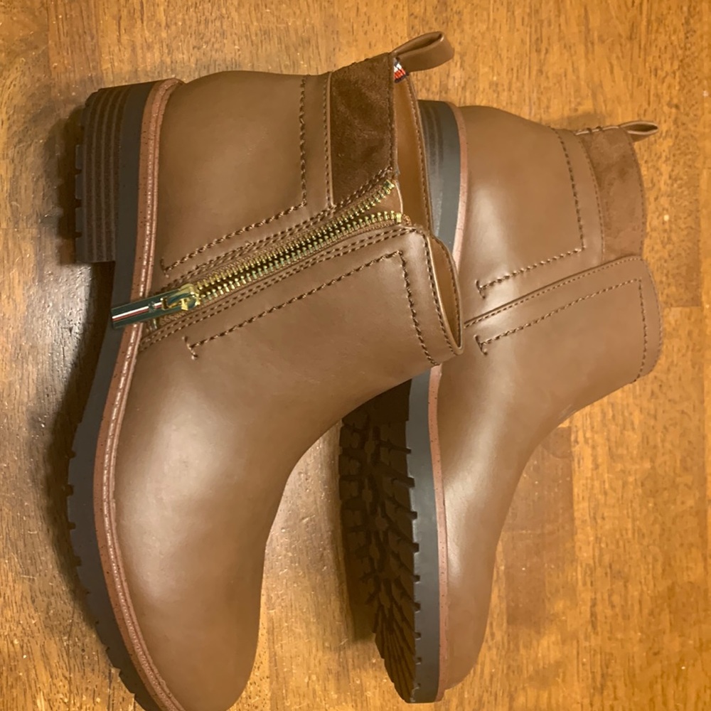 NWOT Tommy Hilfiger ankle boots
